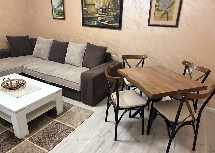 Max Apartments