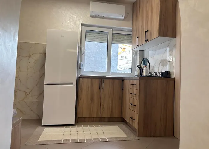 Max Apartments