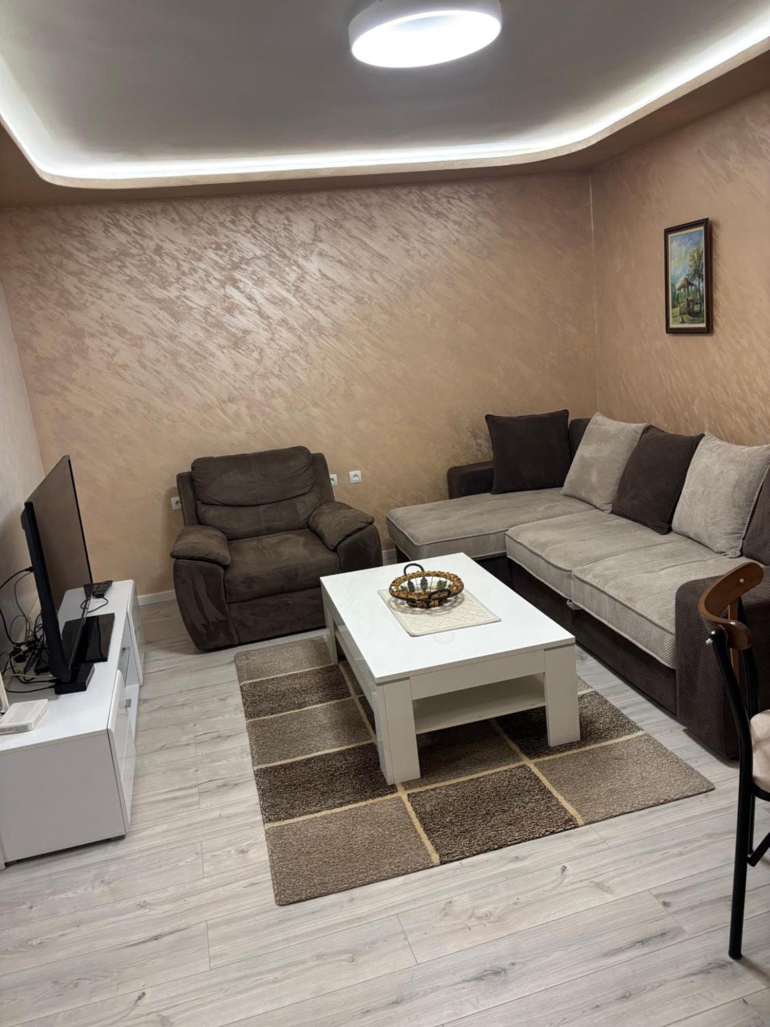 Max Apartment